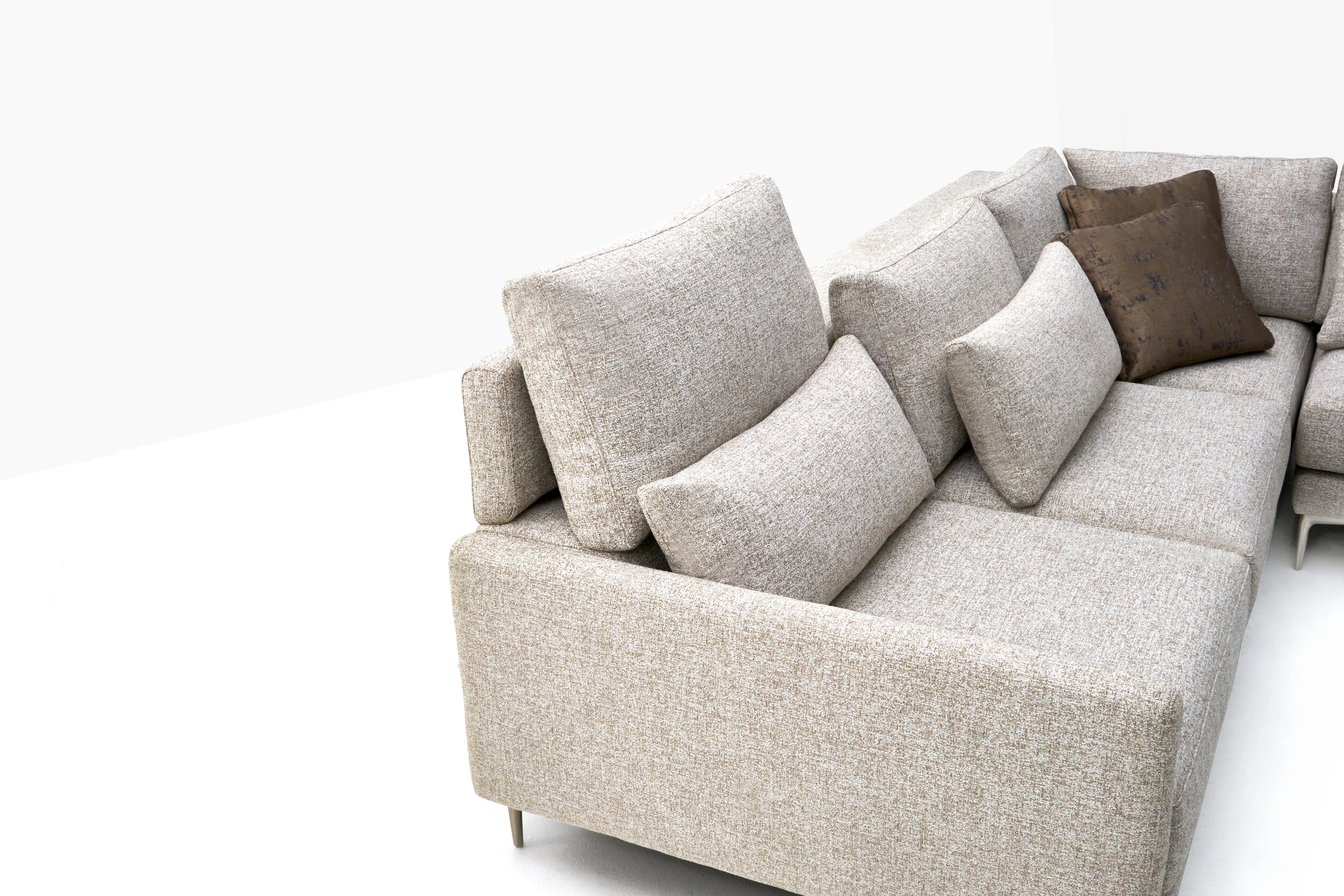 Elle — DellaRobbia